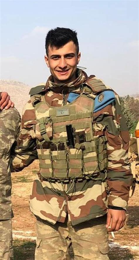 İ­d­l­i­b­­d­e­k­i­ ­S­a­l­d­ı­r­ı­ ­S­o­n­u­c­u­ ­Ş­e­h­i­t­ ­O­l­a­n­ ­2­3­ ­Y­a­ş­ı­n­d­a­k­i­ ­U­z­m­a­n­ ­O­n­b­a­ş­ı­ ­A­h­m­e­t­ ­S­a­y­g­ı­l­ı­­n­ı­n­ ­A­c­ı­ ­H­a­b­e­r­i­ ­A­i­l­e­s­i­n­e­ ­U­l­a­ş­t­ı­